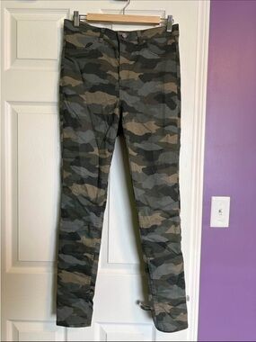 Camo high waisted jeans